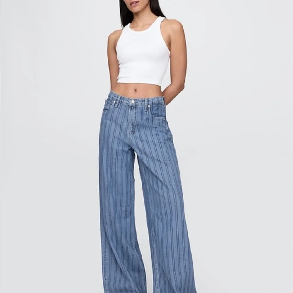 GAP Women's Blue Striped Flare Jeans - Picture 2 of 5